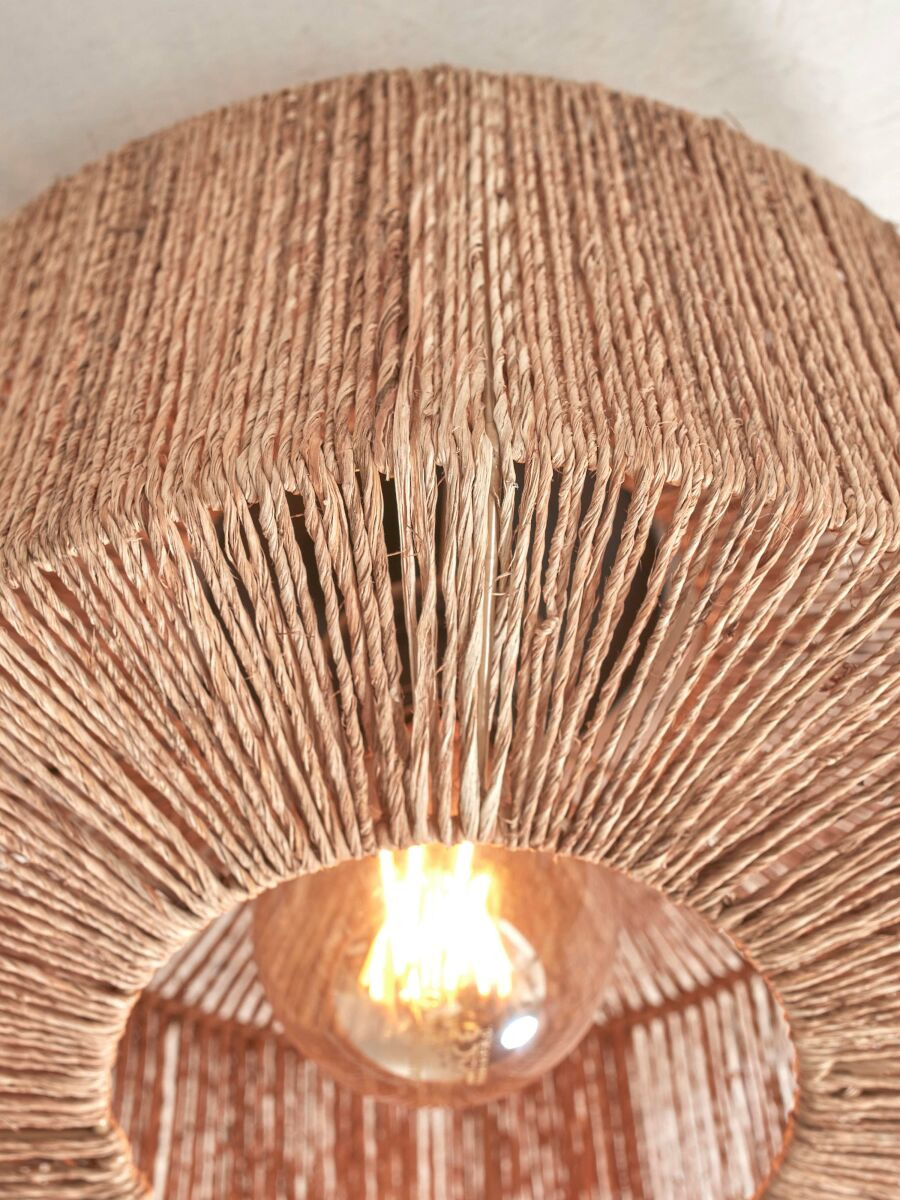 Plafonnier Iguazu Mini en jute au design naturel par Good & Mojo Plafonnier Iguazu Mini en jute au design naturel par Good & Mojo