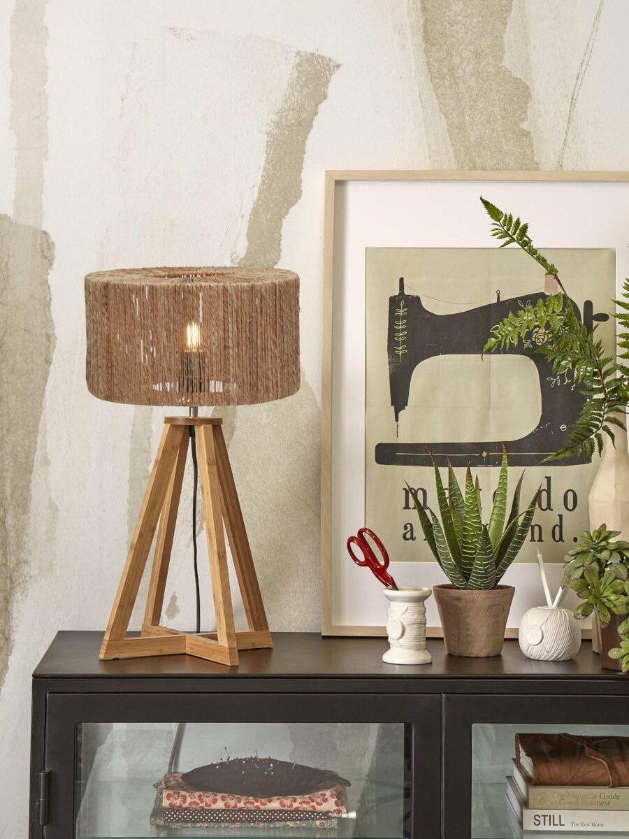Lampe à poser Iguazu ER en jute au design naturel par Good & Mojo Lampe à poser Iguazu ER en jute au design naturel par Good & Mojo