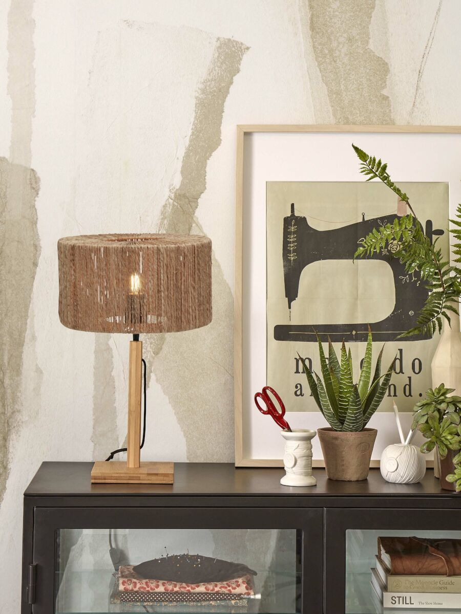 Lampe à poser Iguazu T25 en jute au design naturel par Good & Mojo Lampe à poser Iguazu T25 en jute au design naturel par Good & Mojo