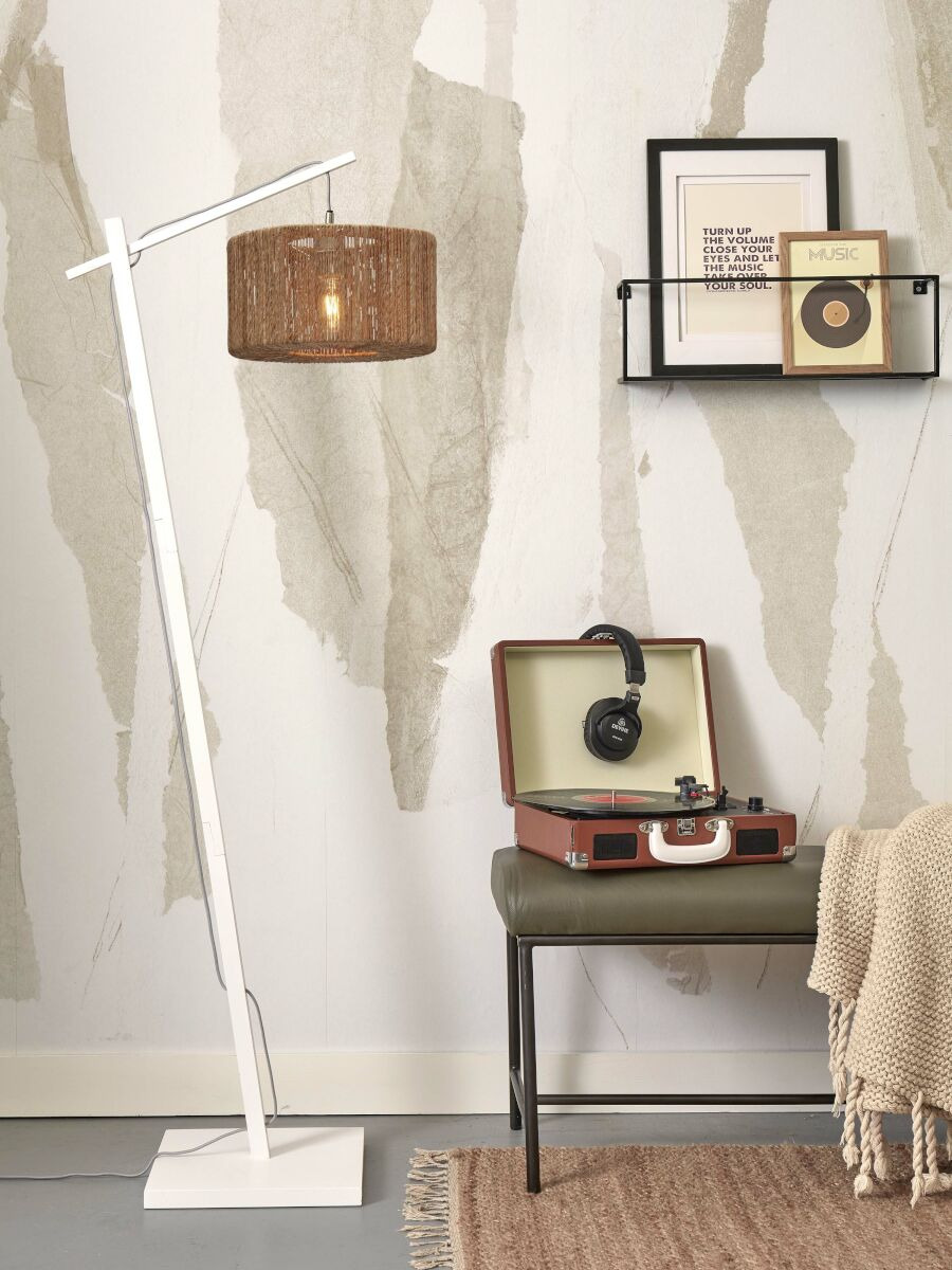 Lampadaire Iguazu new en Bambou naturel au design naturel par Good & Mojo Lampadaire Iguazu new en Bambou naturel au design naturel par Good & Mojo
