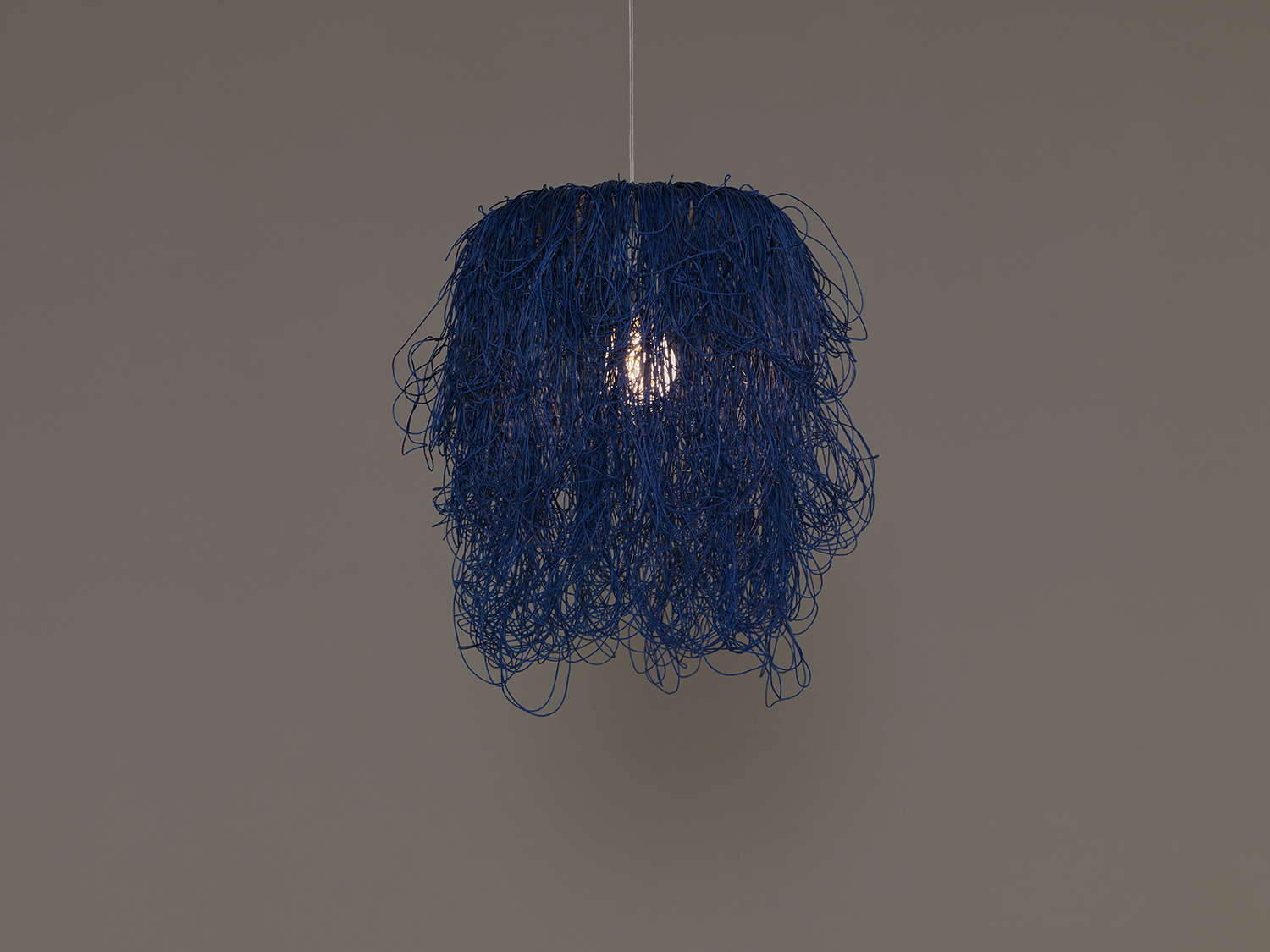 Suspension Caos par Arturo Álvarez x A-emotional Light Suspension Caos par Arturo Álvarez x A-emotional Light
