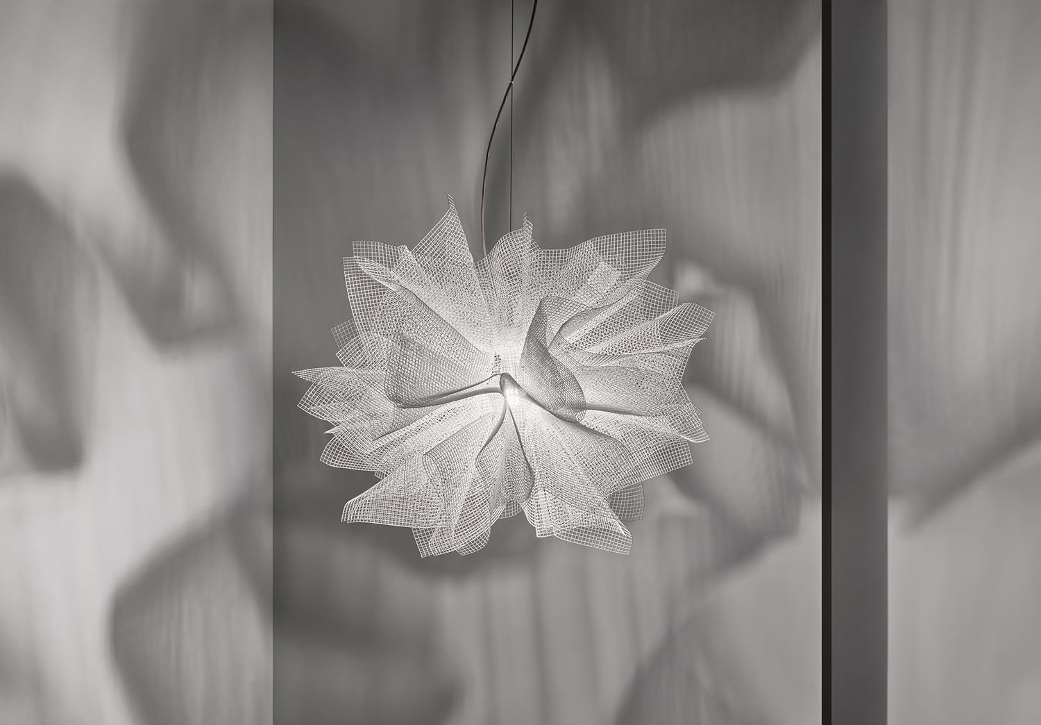 Suspension Fluo par Arturo Álvarez x a-emotional Light