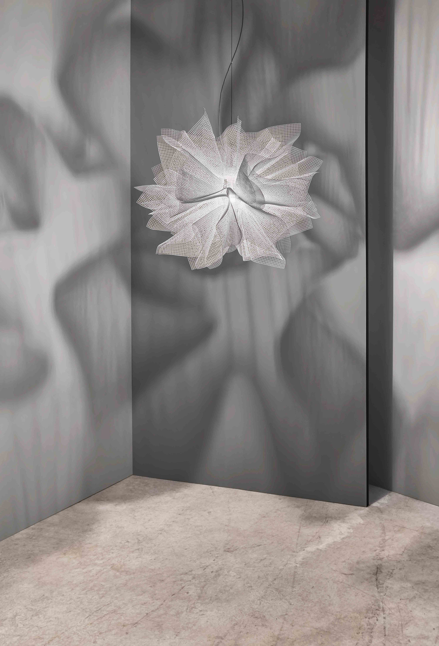 Suspension Fluo par Arturo Álvarez x a-emotional Light