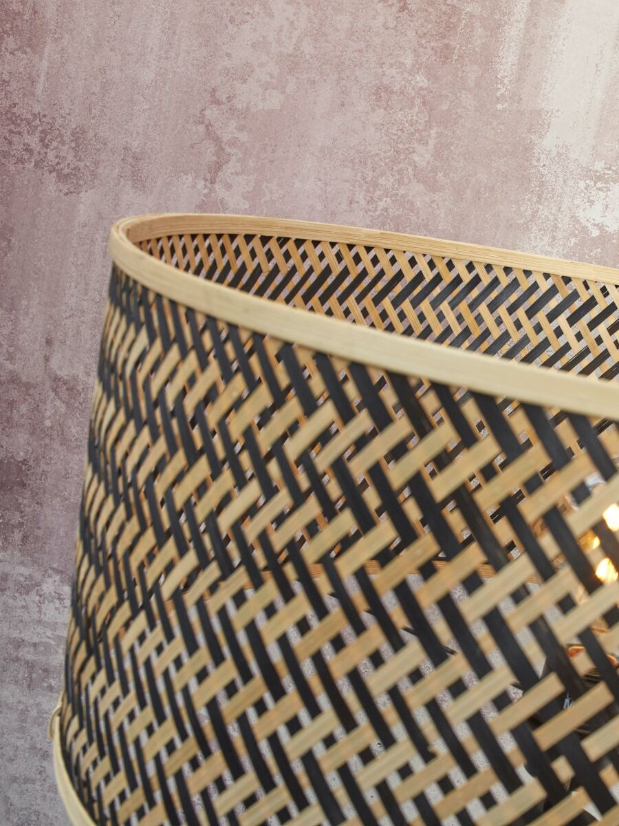 Lampadaire Java KL en bamboo au design naturel par Good & Mojo Lampadaire Java KL en bamboo au design naturel par Good & Mojo