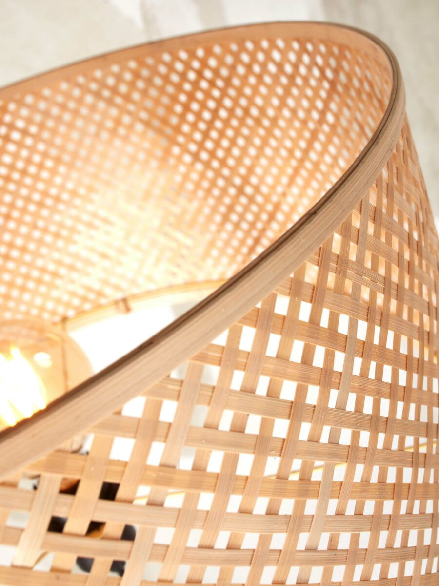 Lampadaire Java KL en bamboo au design naturel par Good & Mojo Lampadaire Java KL en bamboo au design naturel par Good & Mojo