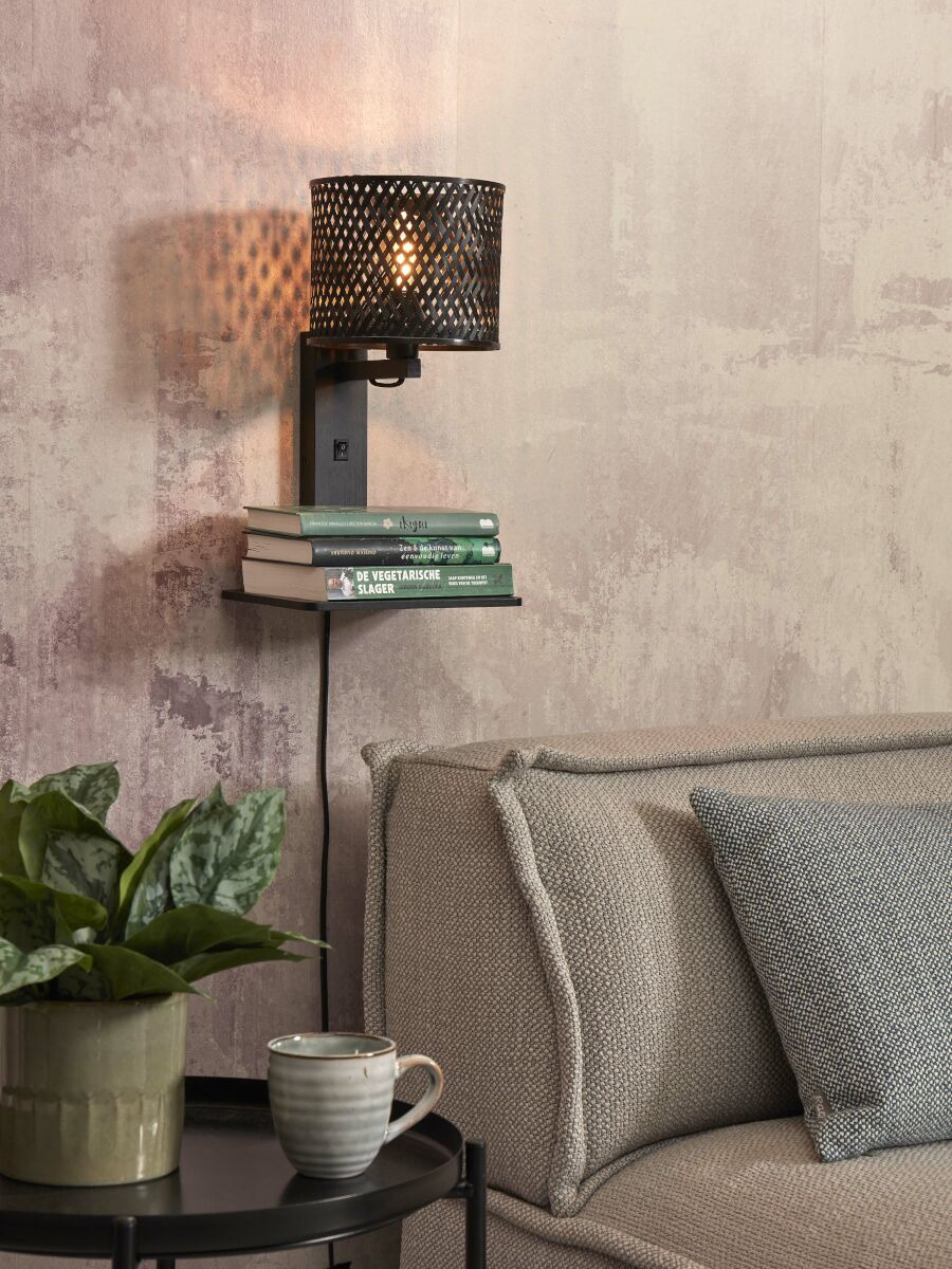 Applique Java W1 avec étagère en bamboo au design naturel par Good & Mojo