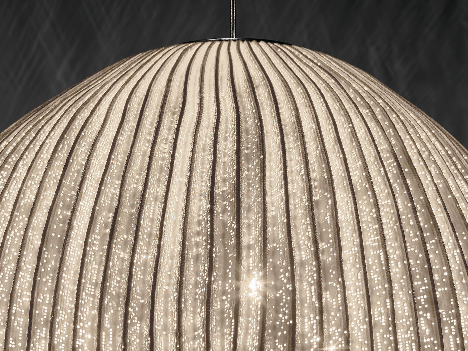 Suspension ONN par Arturo Álvarez x a-emotional Light Suspension ONN par Arturo Álvarez x a-emotional Light