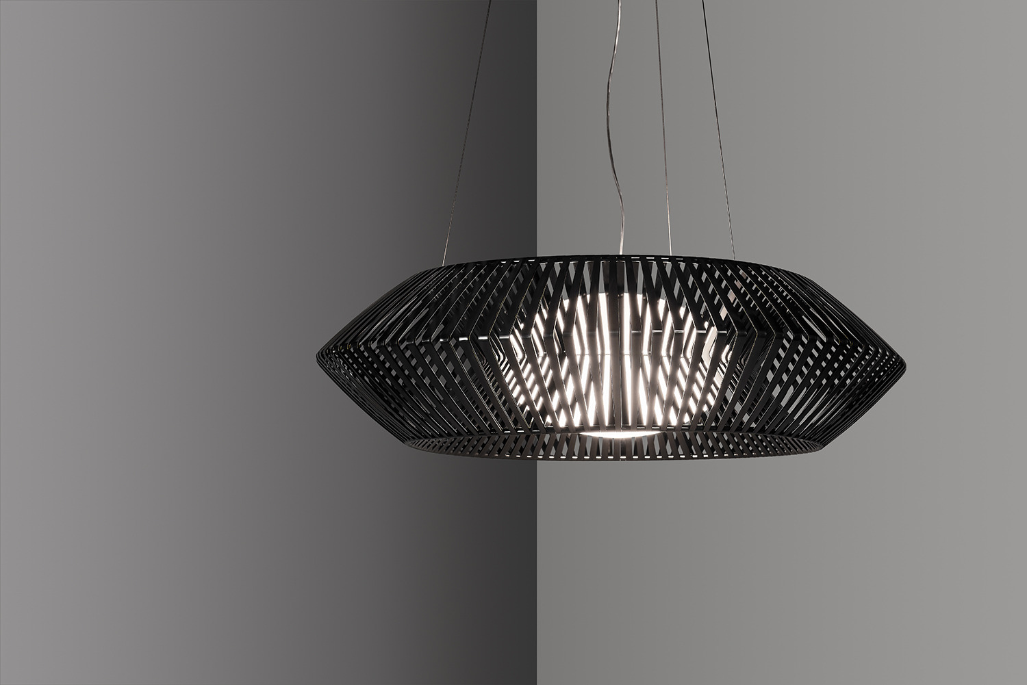 Suspension V par Héctor Serrano x a-emotional Light