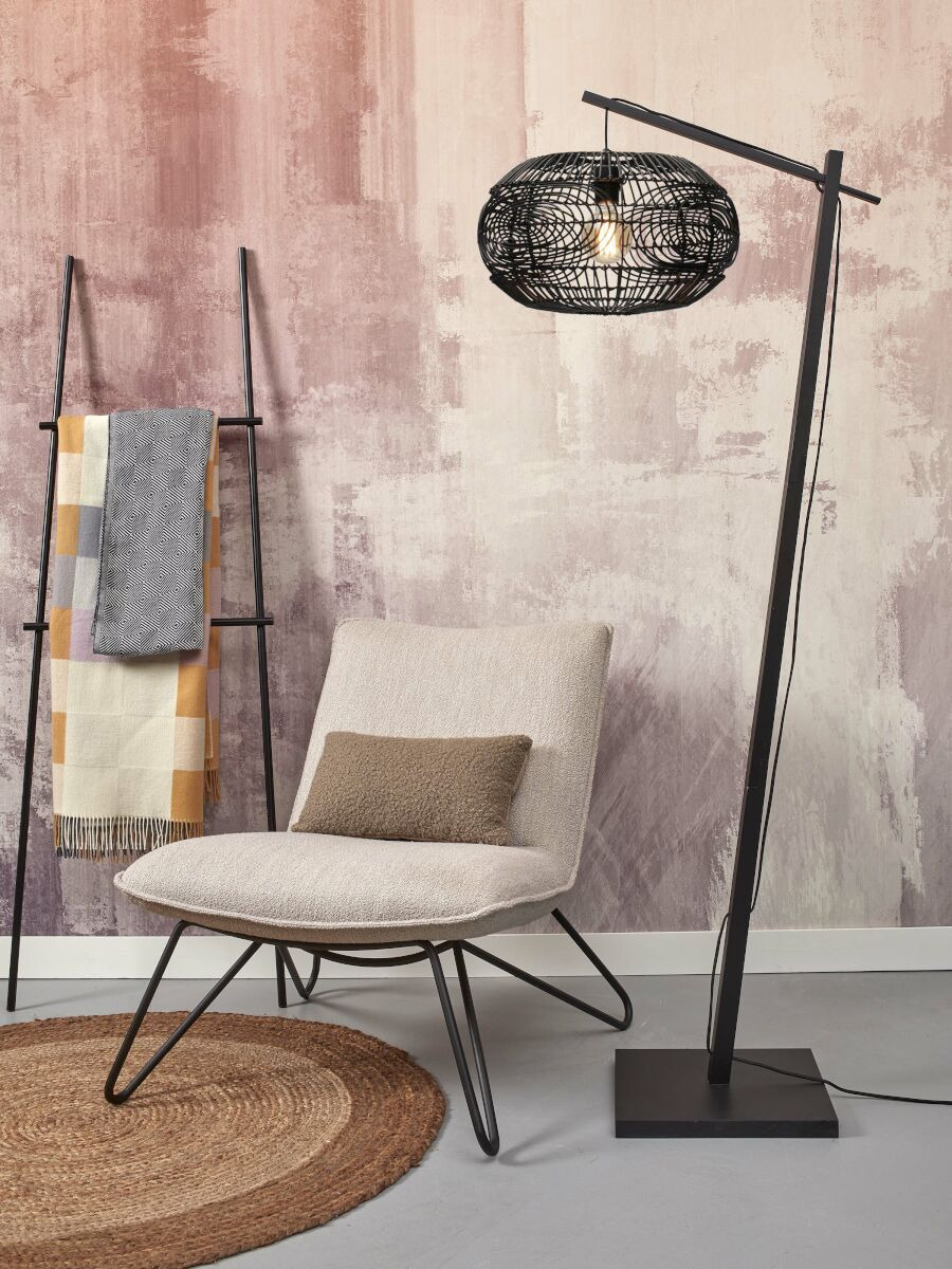 Lampadaire Madeira en rotin naturel au design naturel par Good & Mojo Lampadaire Madeira en rotin naturel au design naturel par Good & Mojo