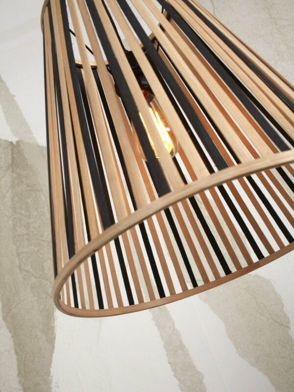 Luminaire bambou : suspensions et lampes en bambou naturel Suspension Merapi cône en bambou naturel au design naturel par Good & Mojo