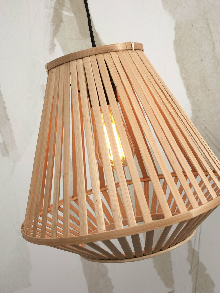Lampadaire Merapi en bambou naturel au design naturel par Good & Mojo Lampadaire Merapi en bambou naturel au design naturel par Good & Mojo