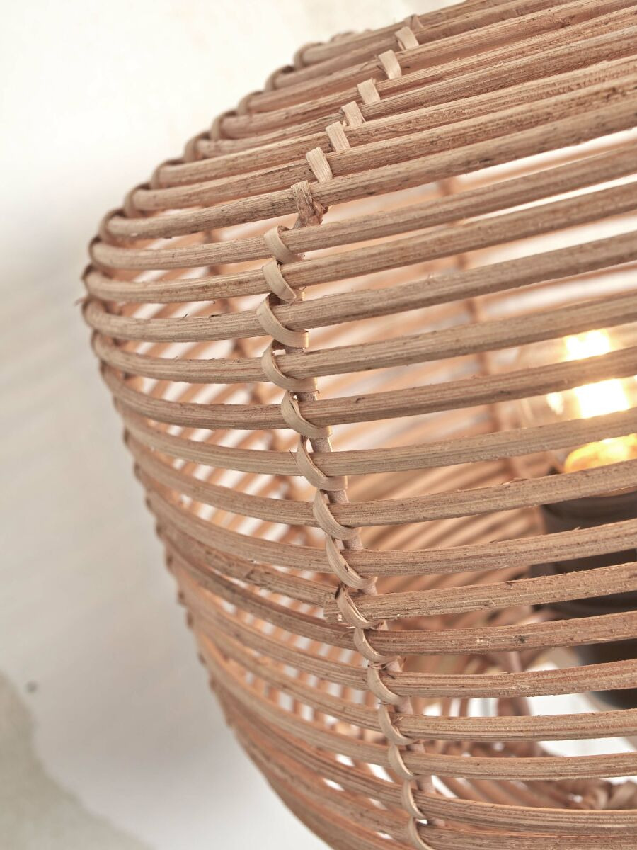 Lampadaire Tanami FS FJ en rotin naturel au design naturel par Good & Mojo Lampadaire Tanami FS FJ en rotin naturel au design naturel par Good & Mojo