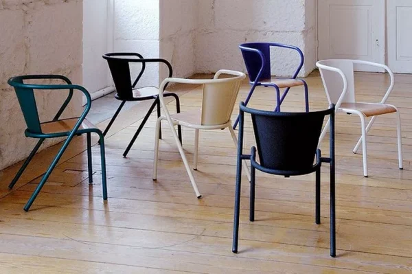 Chaise de bistrot portugais en métal et bois Gonçalo au style vintage