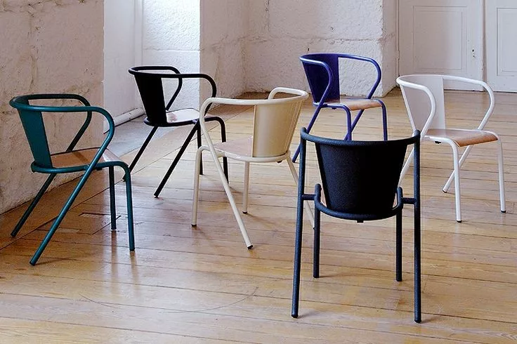 Chaise de bistrot portugais en métal et bois Gonçalo au style vintage