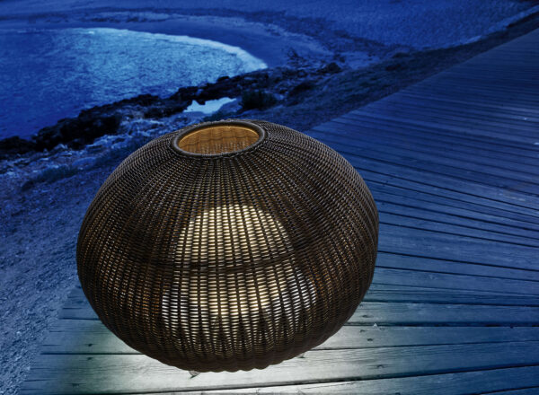 Lampe à poser d'extérieur Garota P/01 en fibre synthétique par Alex Fernández Camps & Gonzalo Milà x Bover