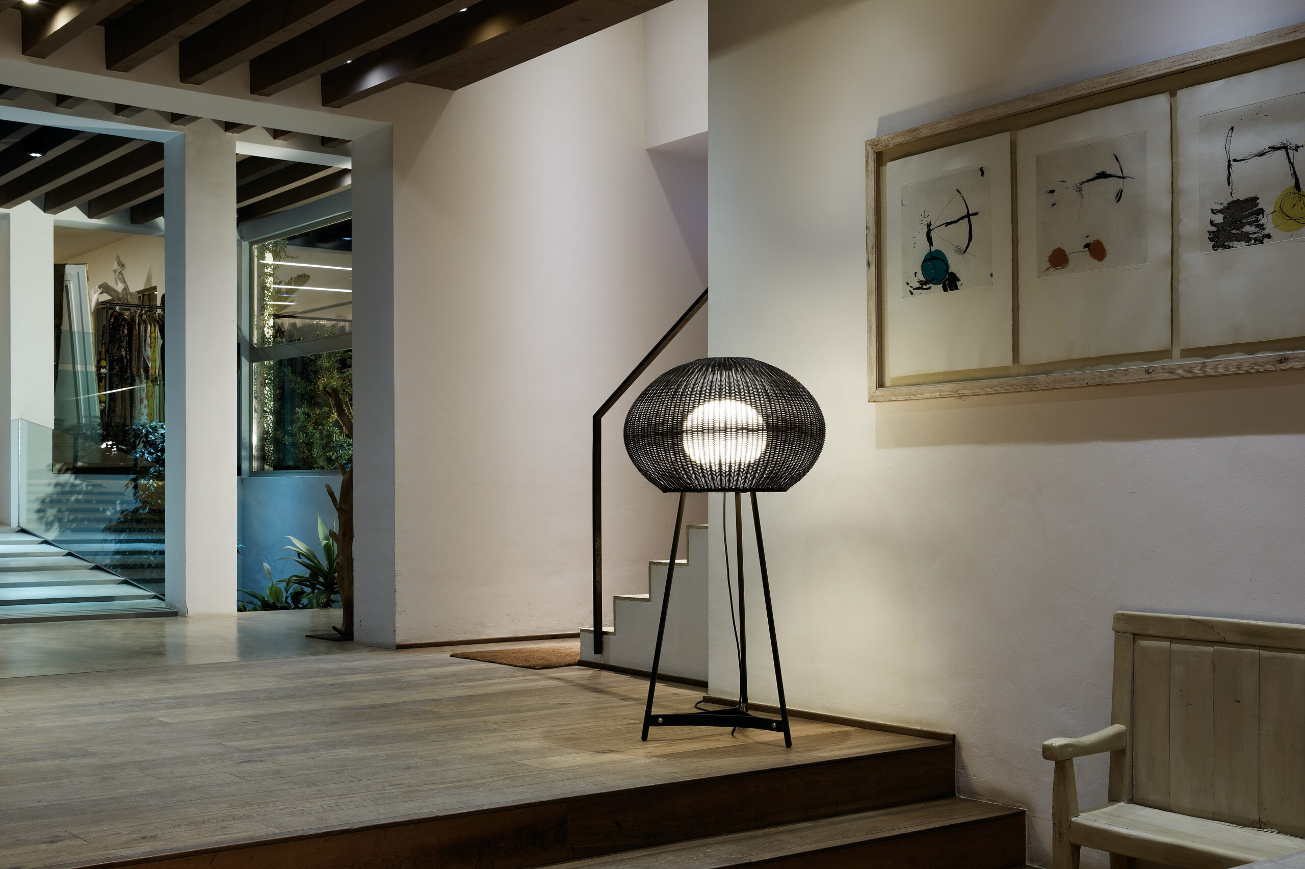 Lampadaire extérieur Garota P/02 en fibre synthétique par Alex Fernández Camps & Gonzalo Milà x Bover Lampadaire extérieur Garota P/02 en fibre synthétique par Alex Fernández Camps & Gonzalo Milà x Bover
