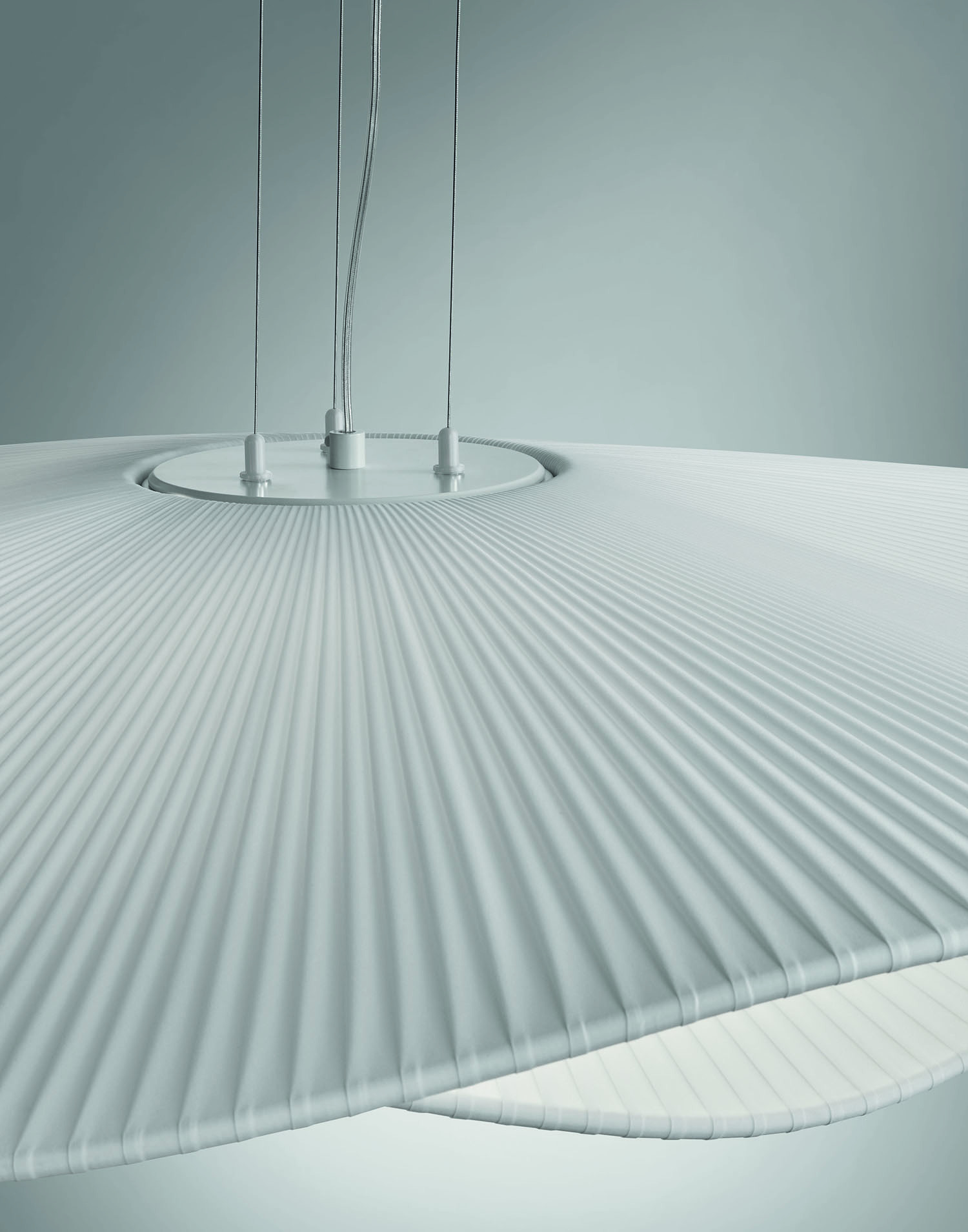 Suspension Mediterrània S/105 en polycarbonate par Alex Fernández Camps x Bover Suspension Mediterrània S/105 en polycarbonate par Alex Fernández Camps x Bover
