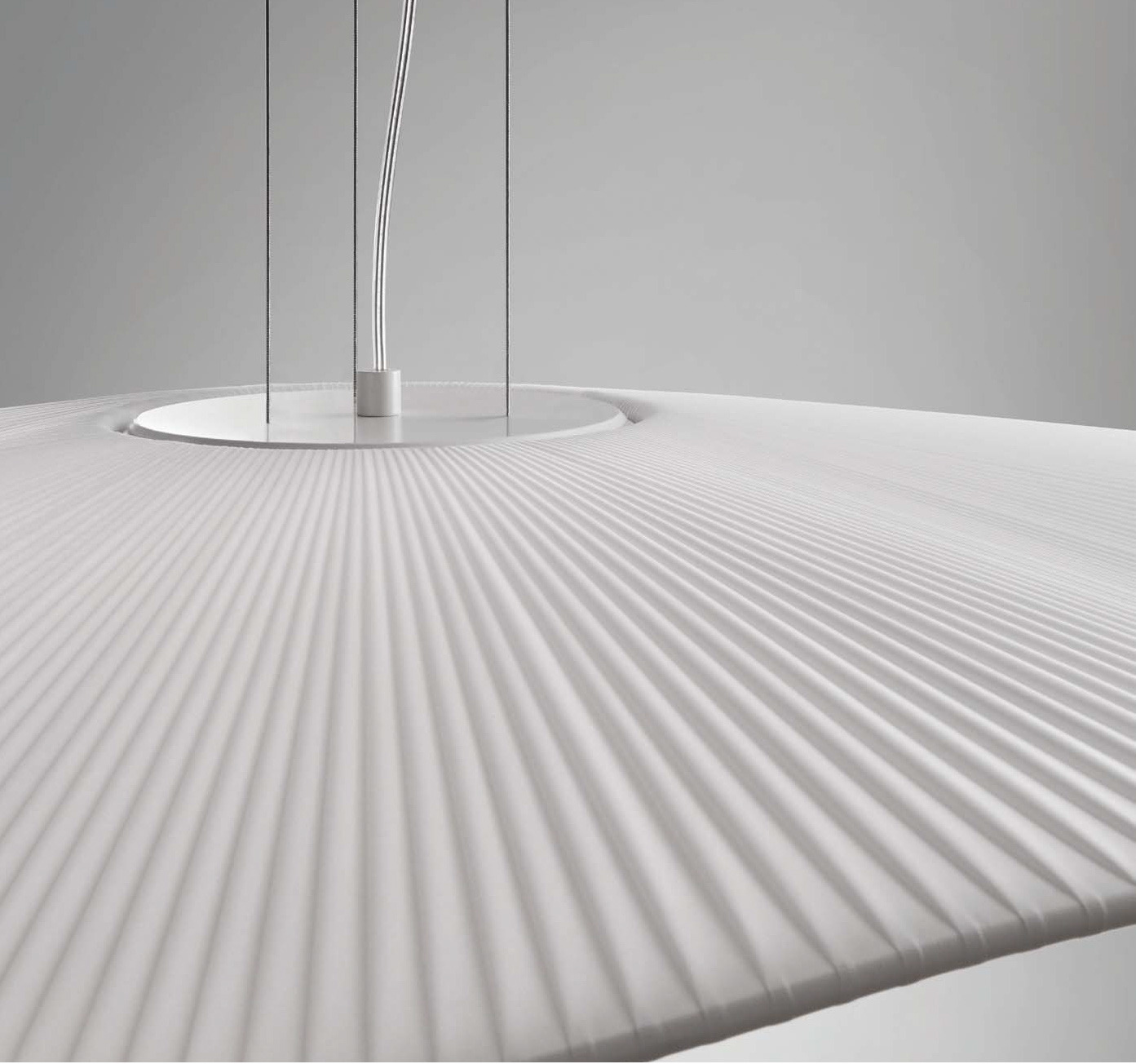 Suspension Mediterrània S/105 en polycarbonate par Alex Fernández Camps x Bover Suspension Mediterrània S/105 en polycarbonate par Alex Fernández Camps x Bover