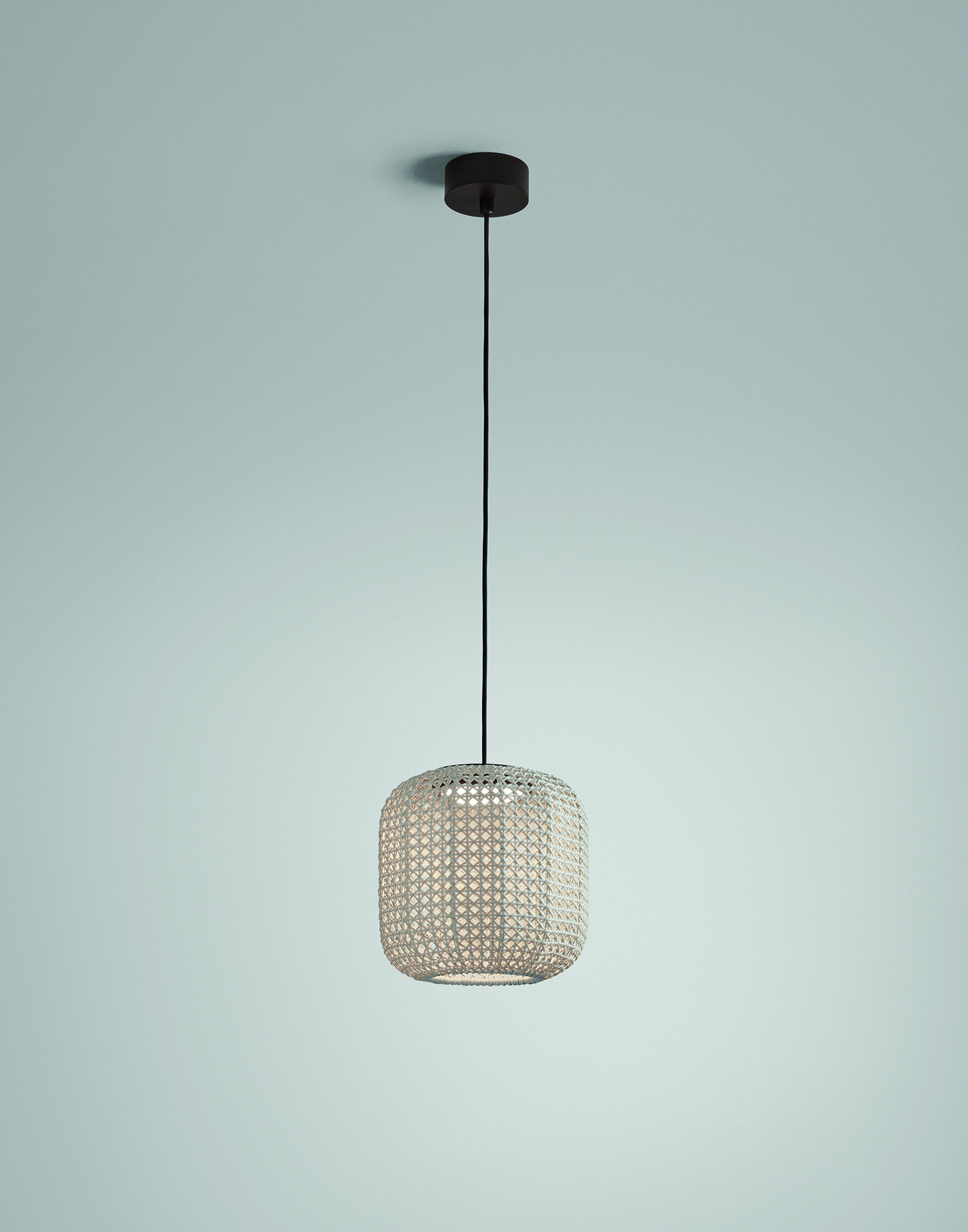 Suspension extérieur Nans S en fibre synthétique par Joana Bover x Bover Suspension extérieur Nans S en fibre synthétique par Joana Bover x Bover