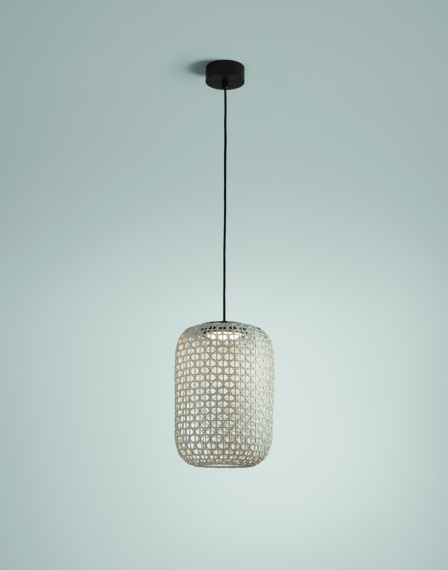 Suspension extérieur Nans S en fibre synthétique par Joana Bover x Bover Suspension extérieur Nans S en fibre synthétique par Joana Bover x Bover