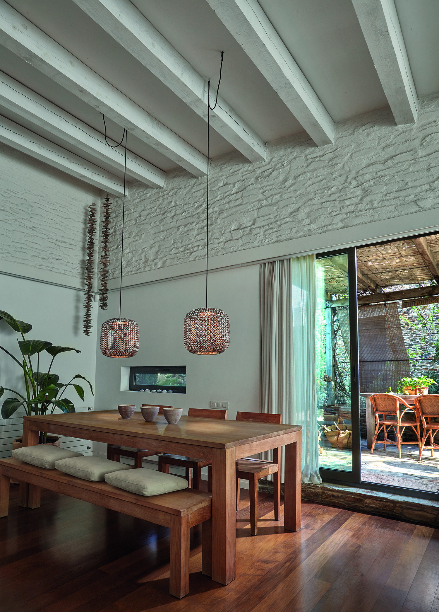 Suspension extérieur Nans S en fibre synthétique par Joana Bover x Bover Suspension extérieur Nans S en fibre synthétique par Joana Bover x Bover