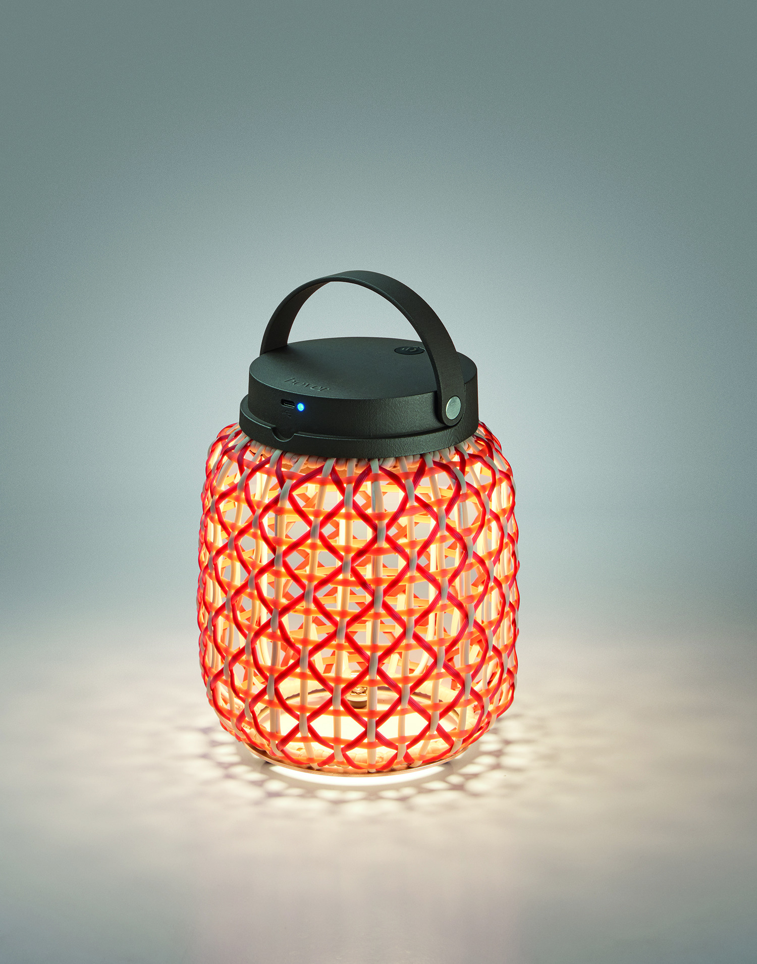 Lampe à poser d'extérieur Nans M21R en fibre synthétique par Joana Bover x Bover Lampe à poser d'extérieur Nans M21R en fibre synthétique par Joana Bover x Bover