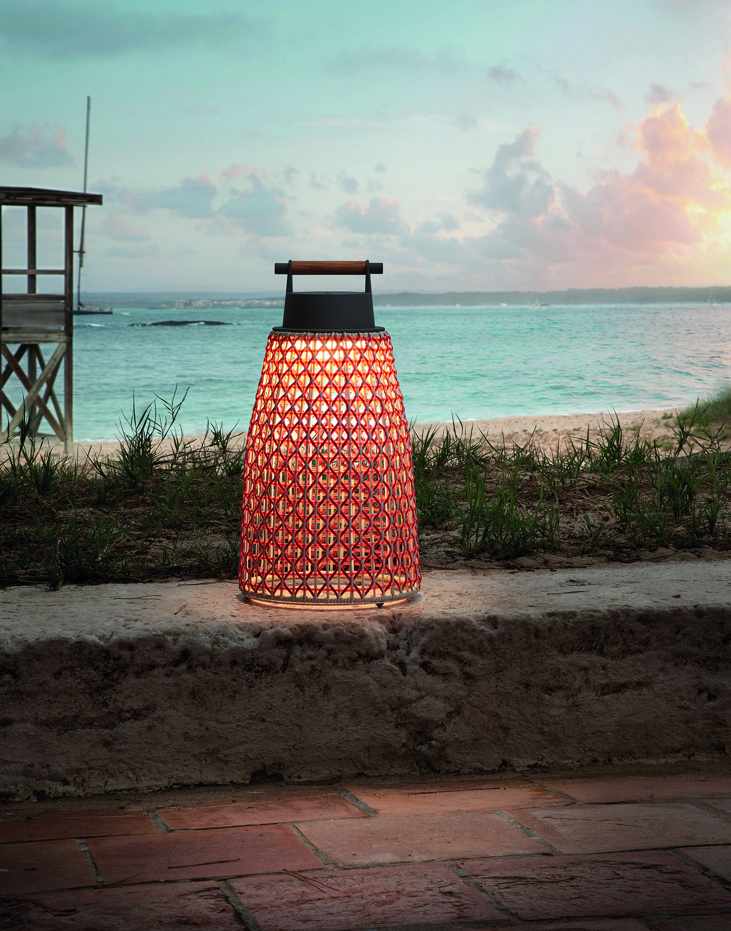 Lampe à poser d'extérieur Nans Portable en fibre synthétique par Joana Bover x Bover Lampe à poser d'extérieur Nans Portable en fibre synthétique par Joana Bover x Bover