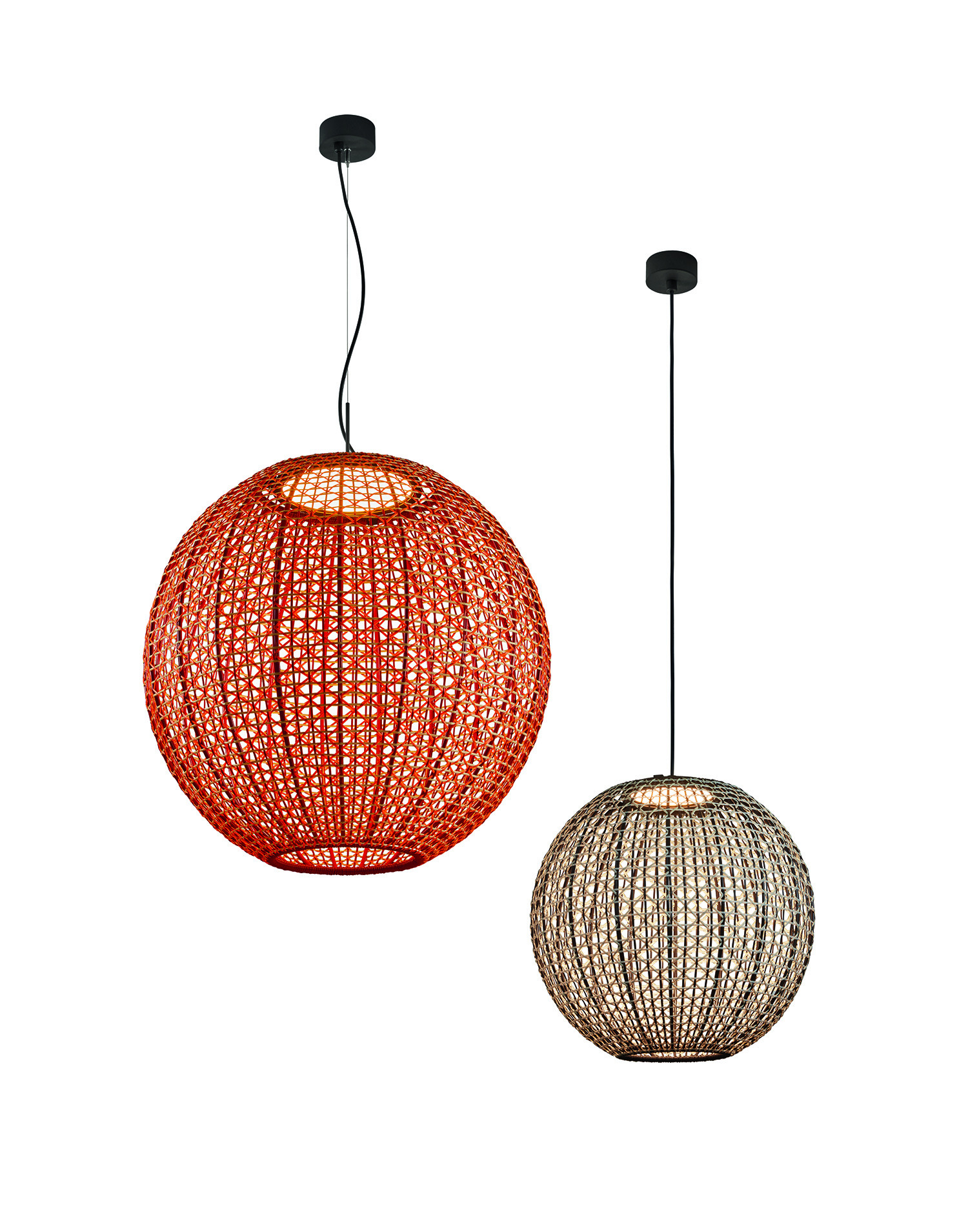 Suspension extérieur Nans Sphere S en fibre synthétique par Joana Bover x Bover Suspension extérieur Nans Sphere S en fibre synthétique par Joana Bover x Bover