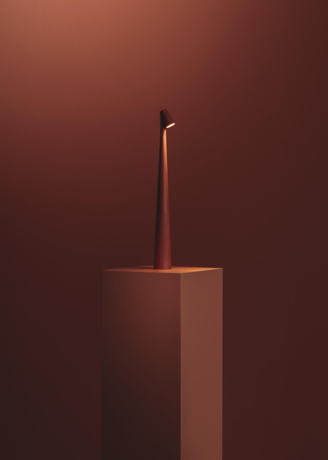 Lampe portable Africa en aluminium par Ichiro Francisco Gomez Paz x Vibia