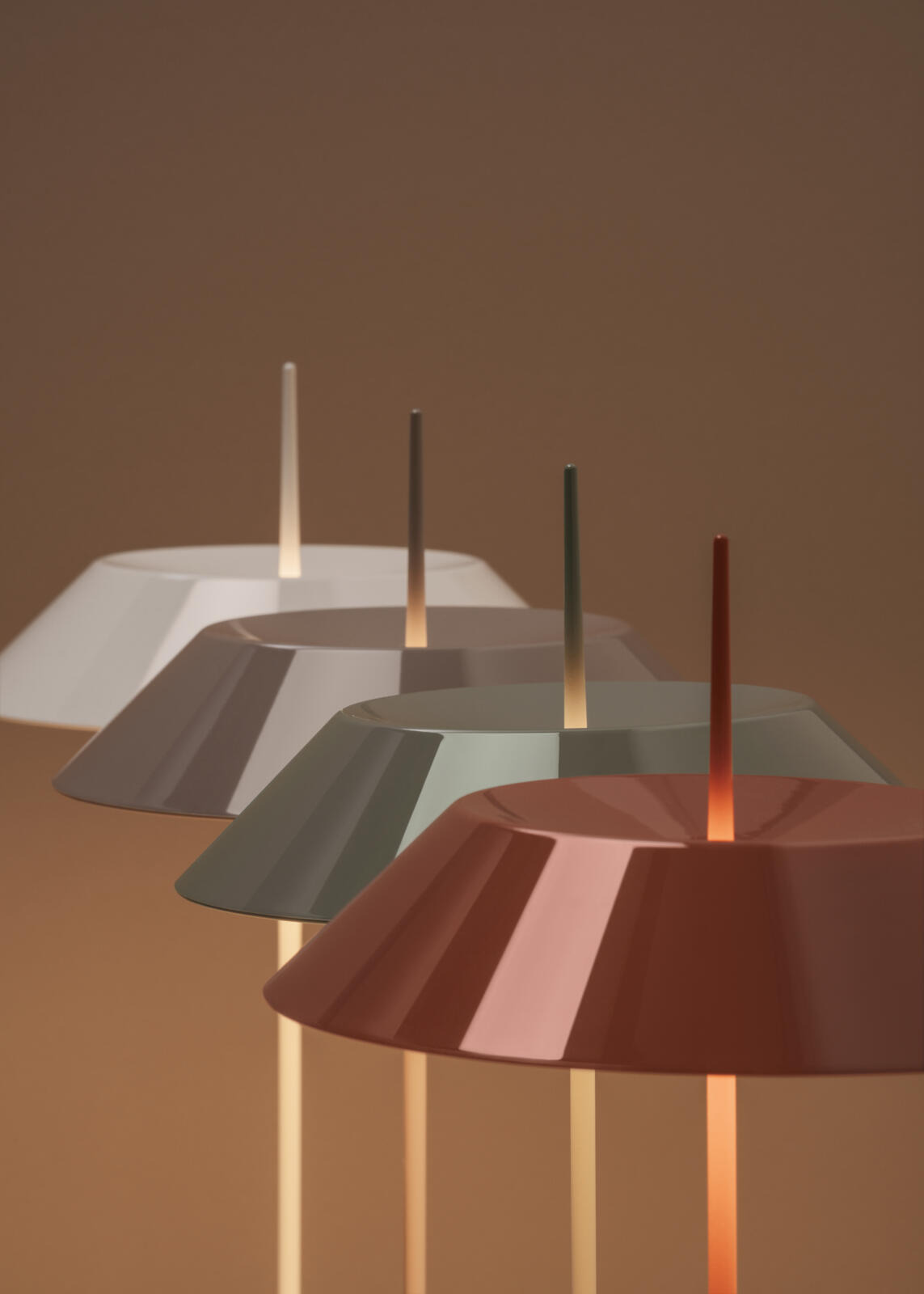 Lampe portable Mayfair Mini en polycarbonate par Diego Fortunato x Vibia Lampe portable Mayfair Mini en polycarbonate par Diego Fortunato x Vibia