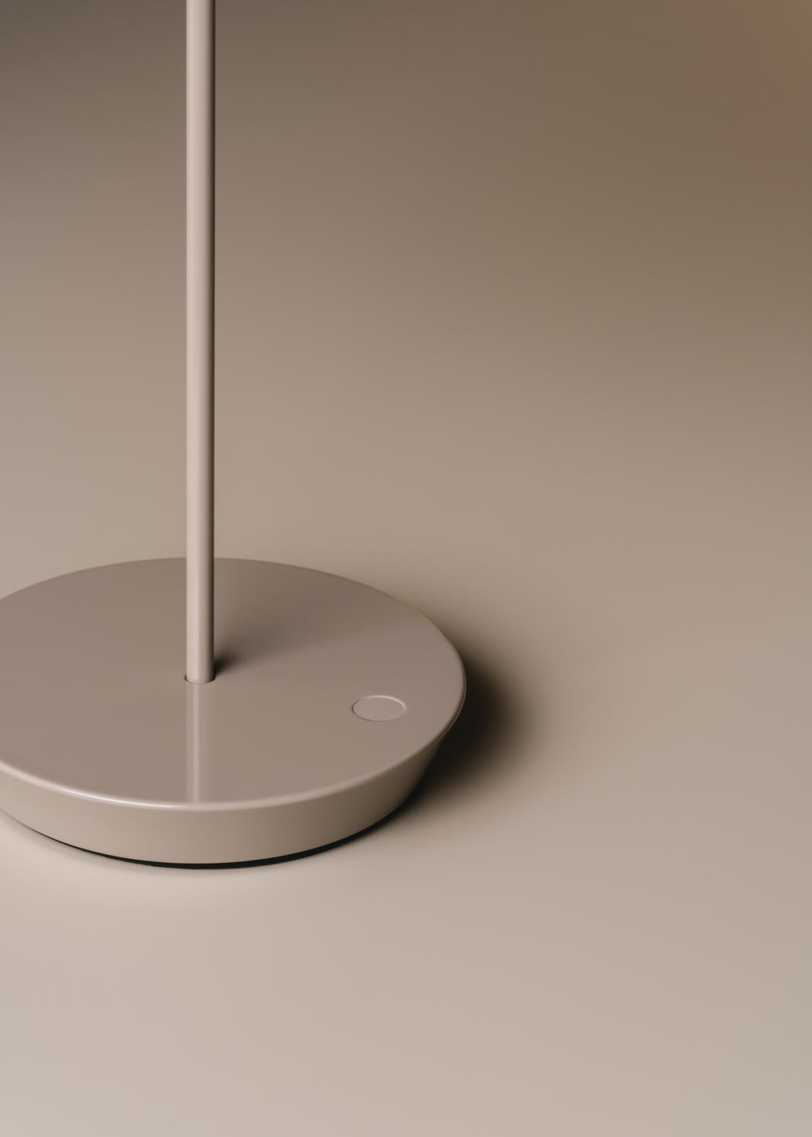 Lampe portable Mayfair Mini en polycarbonate par Diego Fortunato x Vibia Lampe portable Mayfair Mini en polycarbonate par Diego Fortunato x Vibia