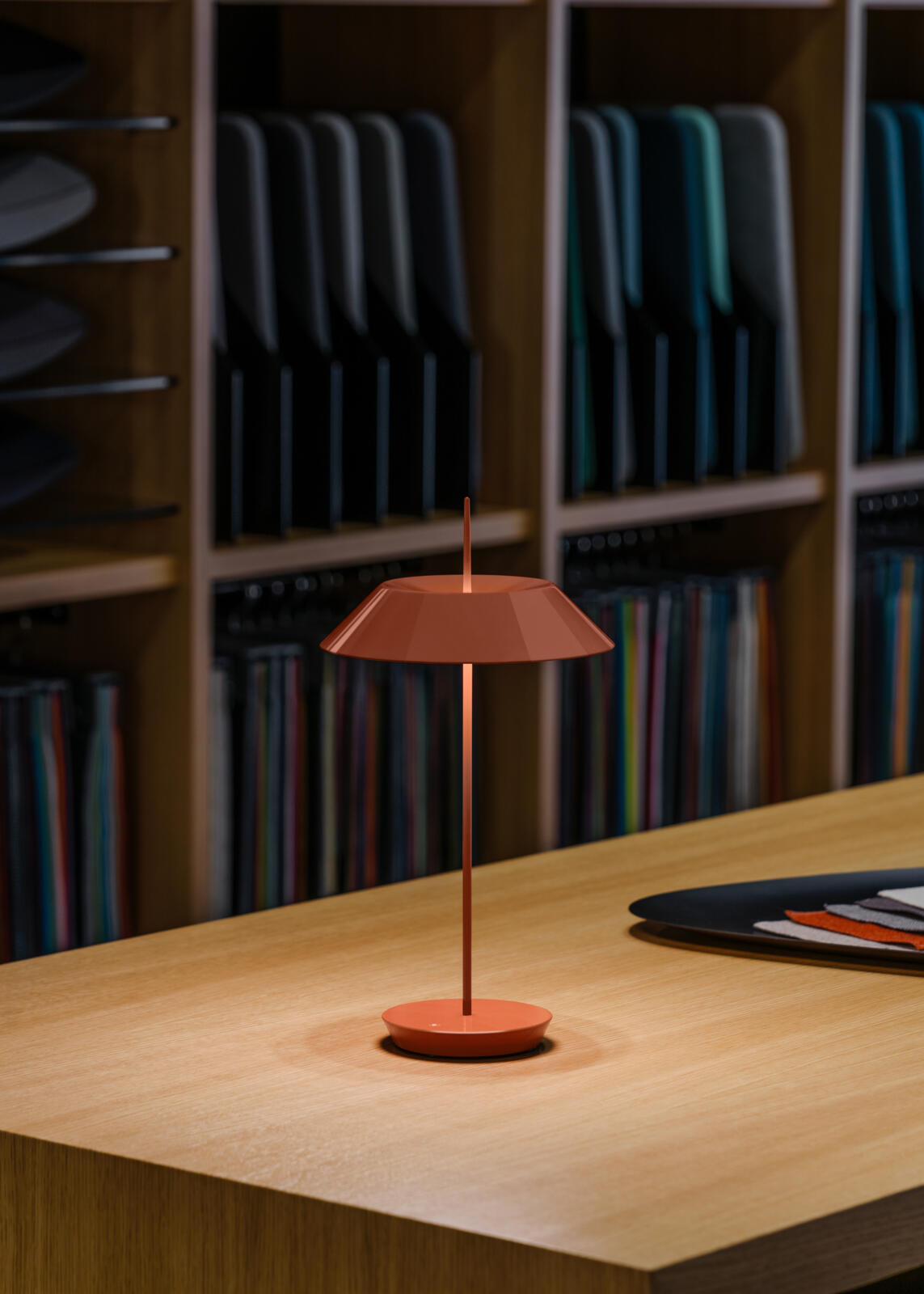 Lampe portable Mayfair Mini en polycarbonate par Diego Fortunato x Vibia Lampe portable Mayfair Mini en polycarbonate par Diego Fortunato x Vibia