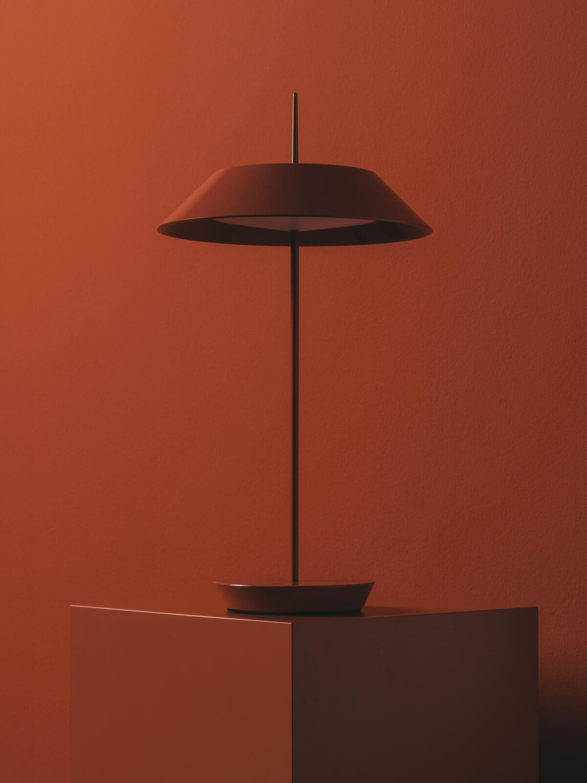 Lampe portable Mayfair Mini en polycarbonate par Diego Fortunato x Vibia Lampe portable Mayfair Mini en polycarbonate par Diego Fortunato x Vibia