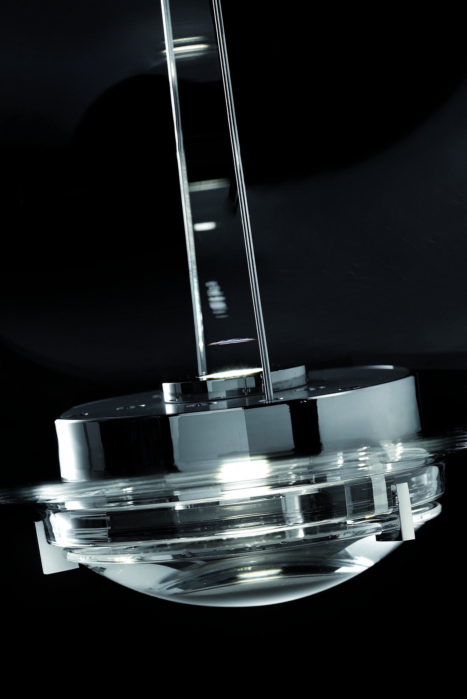 Suspension Sky-Fall en verre soufflé par Studio Italia Design x Lodes Suspension Sky-Fall en verre soufflé par Studio Italia Design x Lodes