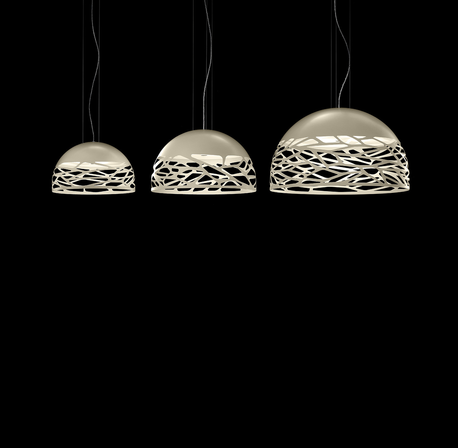 Suspension Kelly dome en métal par Andrea Tosetto x Lodes Suspension Kelly dome en métal par Andrea Tosetto x Lodes