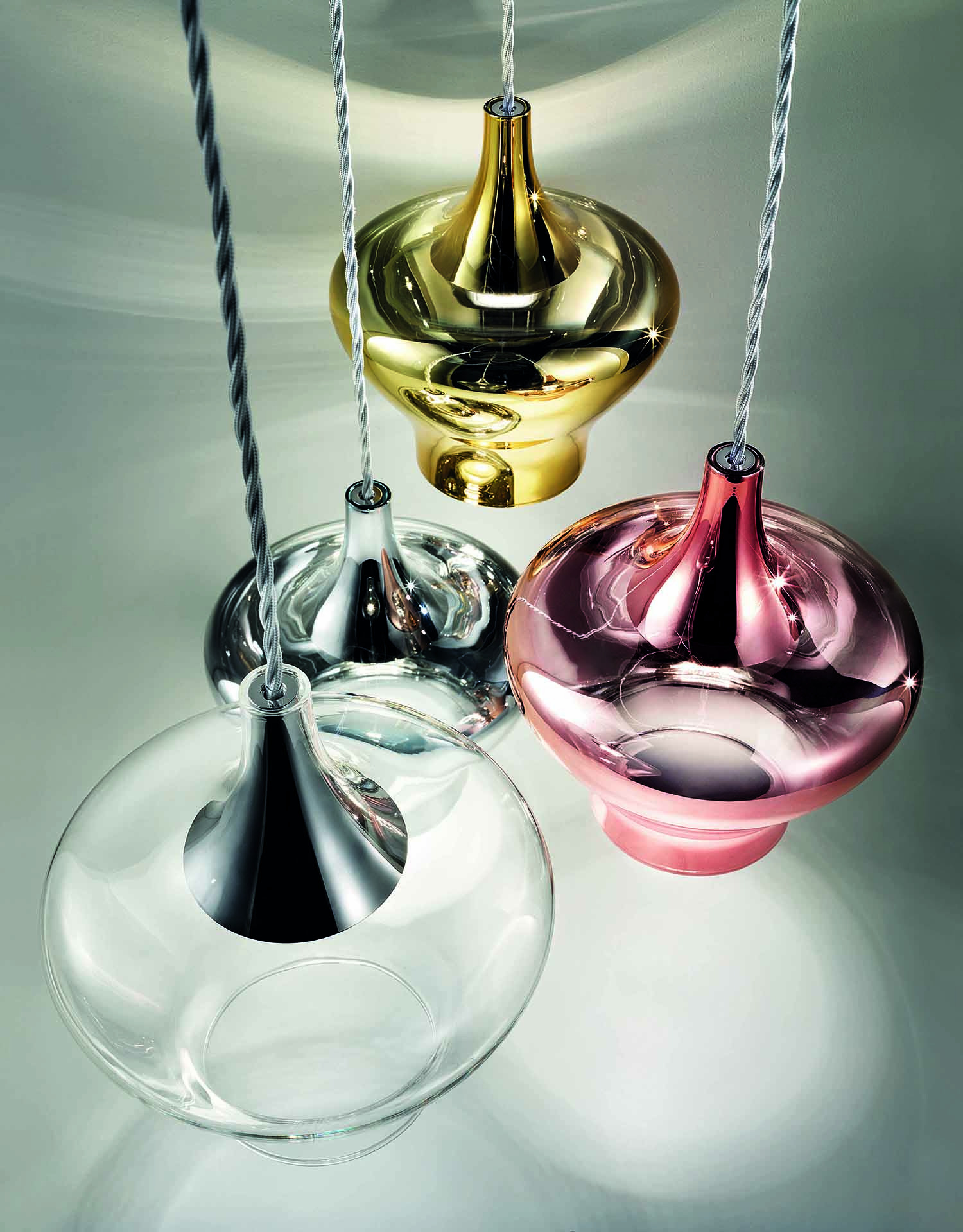 Suspension Nostalgia en verre par Dima Loginoff x Lodes Suspension Nostalgia en verre par Dima Loginoff x Lodes