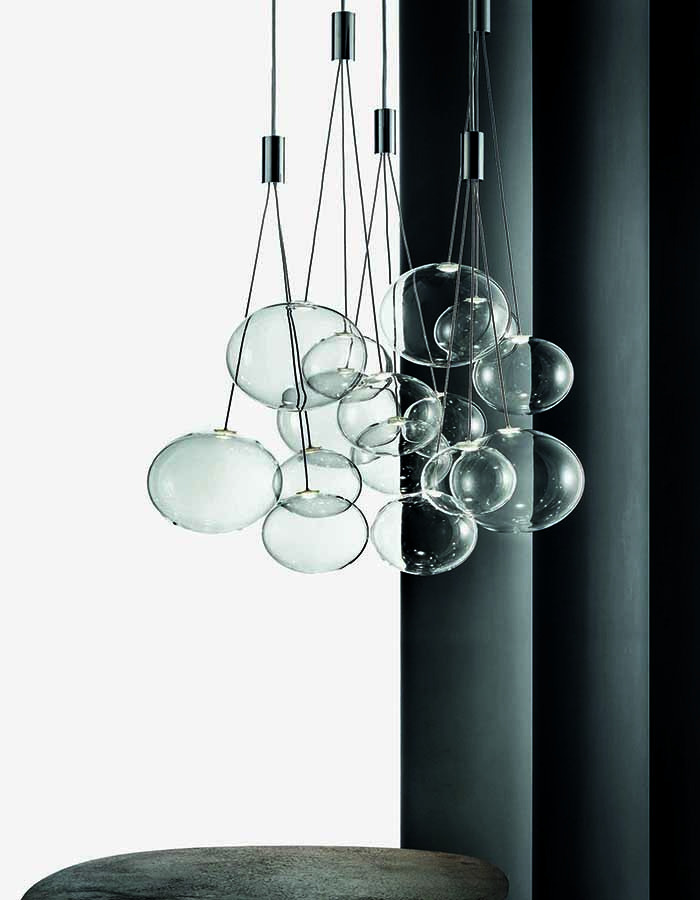 Suspension Random Cluster en verre soufflé par Chia–Ying Lee x Lodes Suspension Random Cluster en verre soufflé par Chia–Ying Lee x Lodes