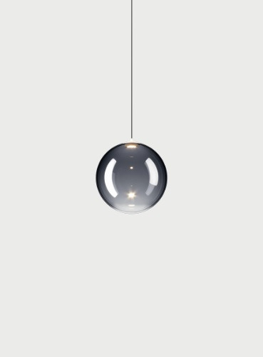 Suspension Random solo en verre soufflé par Chia–Ying Lee x Lodes Suspension Random solo en verre soufflé par Chia–Ying Lee x Lodes