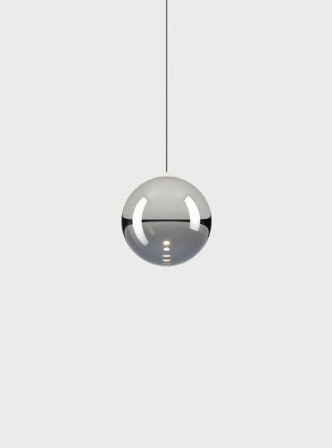 Suspension Random solo en verre soufflé par Chia–Ying Lee x Lodes Suspension Random solo en verre soufflé par Chia–Ying Lee x Lodes