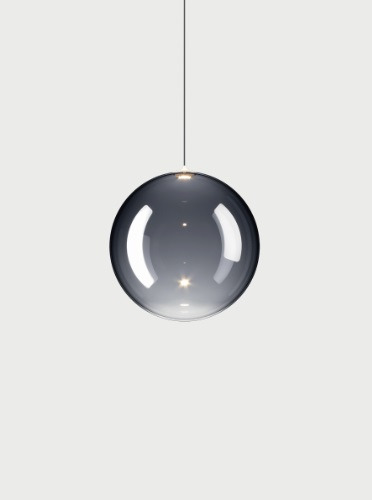 Suspension Random solo en verre soufflé par Chia–Ying Lee x Lodes Suspension Random solo en verre soufflé par Chia–Ying Lee x Lodes