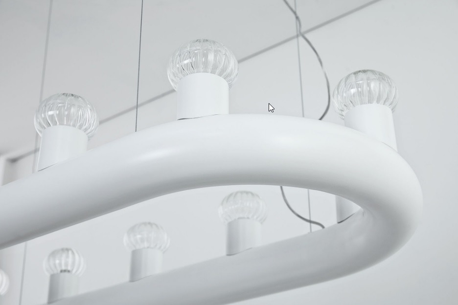 Suspension Kingdom ovale en métal par Leo De Carlo x MM Lampadari Suspension Kingdom ovale en métal par Leo De Carlo x MM Lampadari