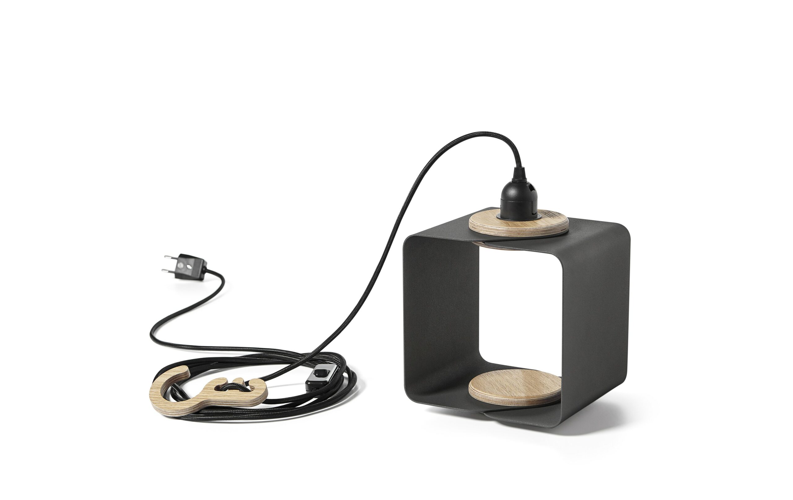 Lampe à poser baladeuse / Suspension Lampania au design contemporain en contreplaqué