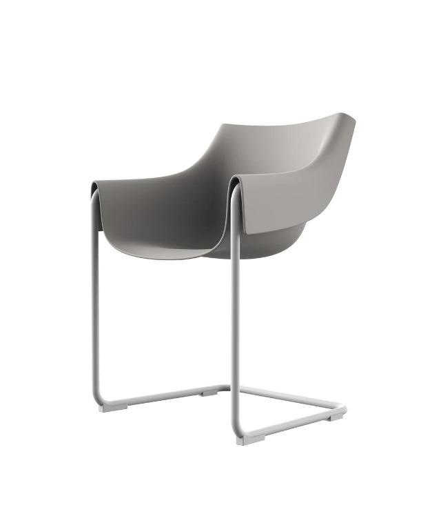 Chaise en porte-à-faux Manta en polyéthylène au design contemporain par Eugeni Quitllet x Vondom Chaise en porte-à-faux Manta en polyéthylène au design contemporain par Eugeni Quitllet x Vondom