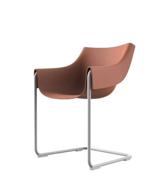 Chaise en porte-à-faux Manta en polyéthylène au design contemporain par Eugeni Quitllet x Vondom Chaise en porte-à-faux Manta en polyéthylène au design contemporain par Eugeni Quitllet x Vondom