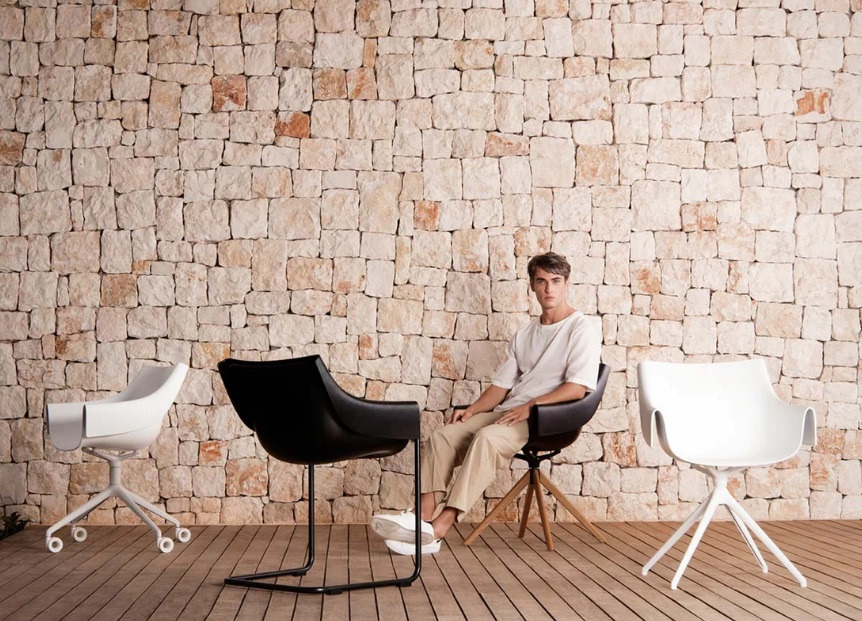 Chaise pivotante Manta en polyéthylène au design contemporain par Eugeni Quitllet x Vondom Chaise pivotante Manta en polyéthylène au design contemporain par Eugeni Quitllet x Vondom
