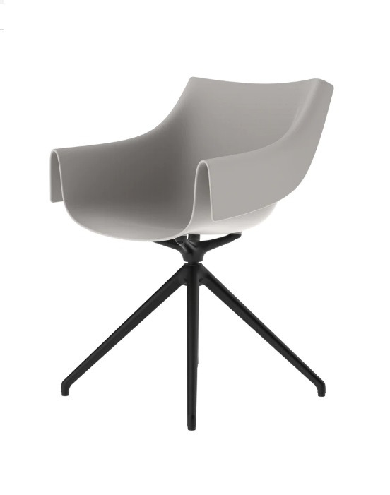 Chaise pivotante Manta avec pieds en aluminium au design contemporain par Eugeni Quitllet x Vondom