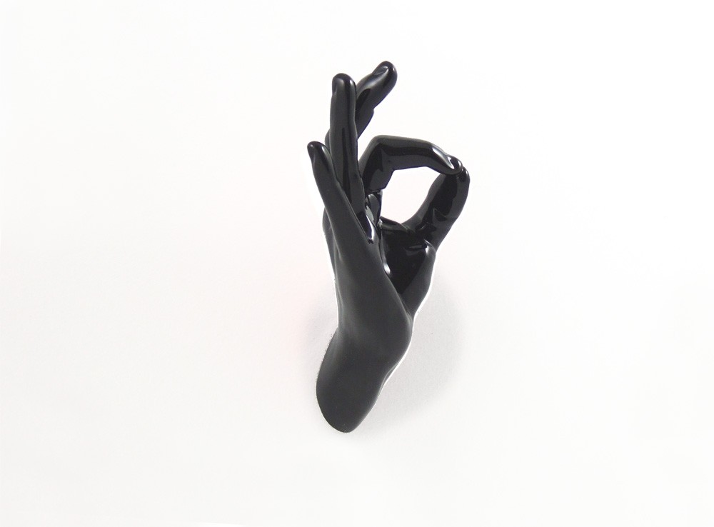 Patère originale et design Hand Job Ok par Thelermont Hupton Patère originale et design Hand Job Ok par Thelermont Hupton