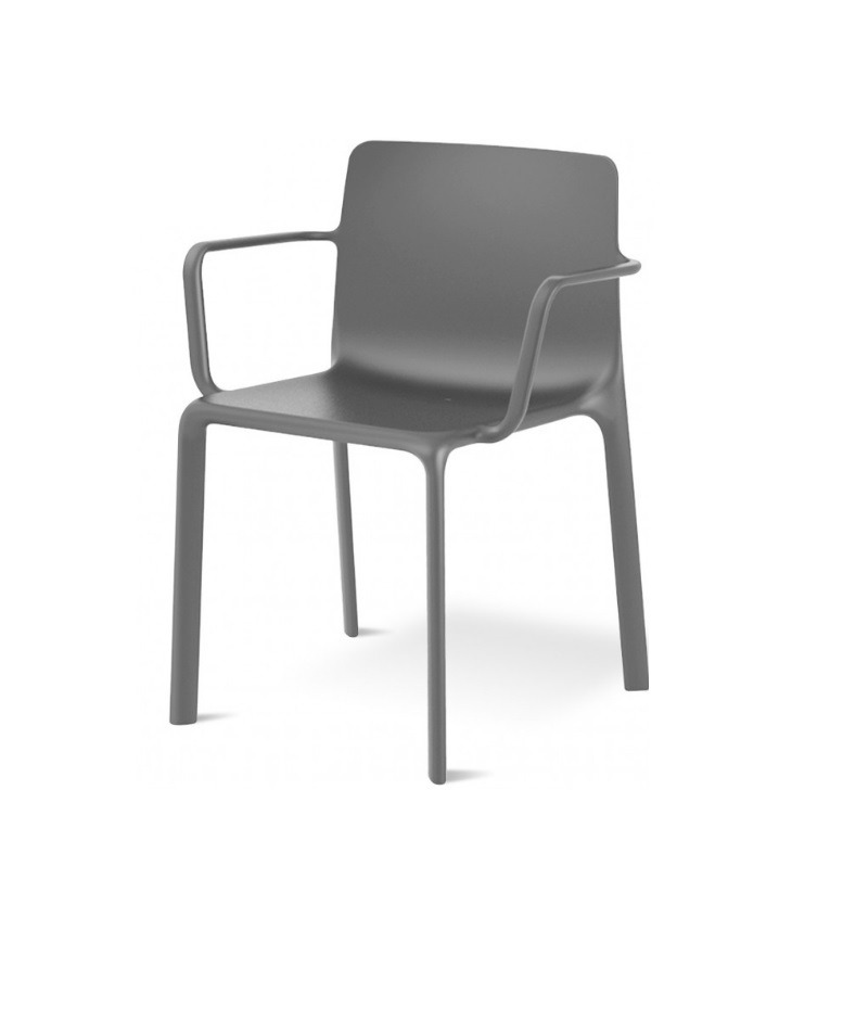 Fauteuil Kes en polypropylène au design contemporain par Gabriele + Oscar Buratti x Vondom Fauteuil Kes en polypropylène au design contemporain par Gabriele + Oscar Buratti x Vondom