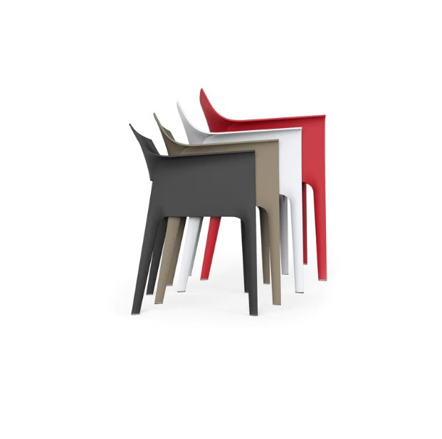 Fauteuil Pedrera en polyprene au design contemporain par Eugeni Quitllet x Vondom Fauteuil Pedrera en polyprene au design contemporain par Eugeni Quitllet x Vondom