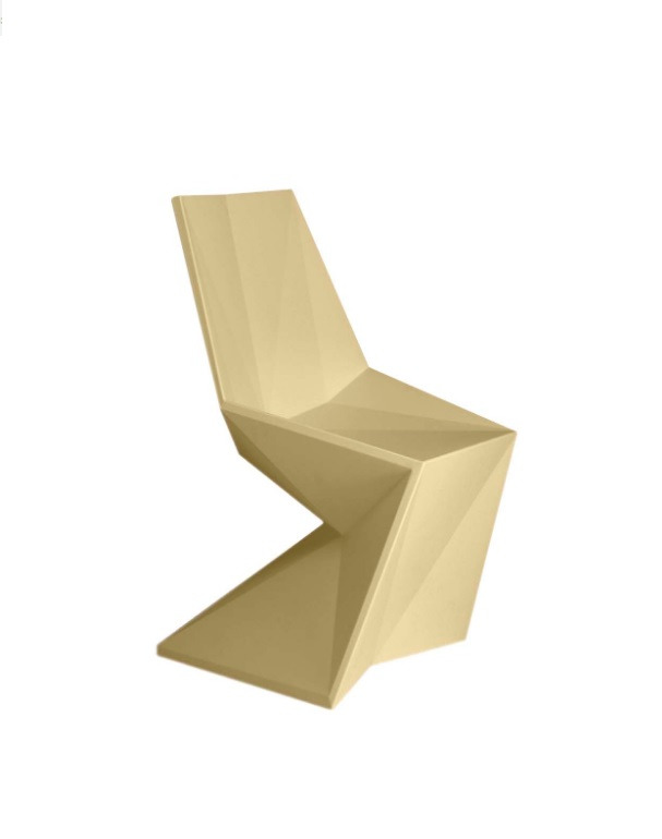 Chaise Vertex en polyéthylène au design contemporain par Karim Rashid x Vondom Chaise Vertex en polyéthylène au design contemporain par Karim Rashid x Vondom